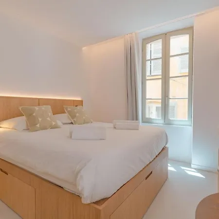 Le Clocher De - Agence Shellter